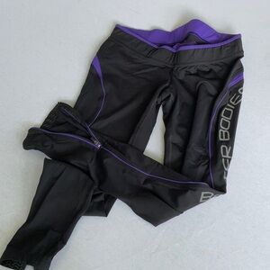 Fitness Leggings 
Zipper on the ankle